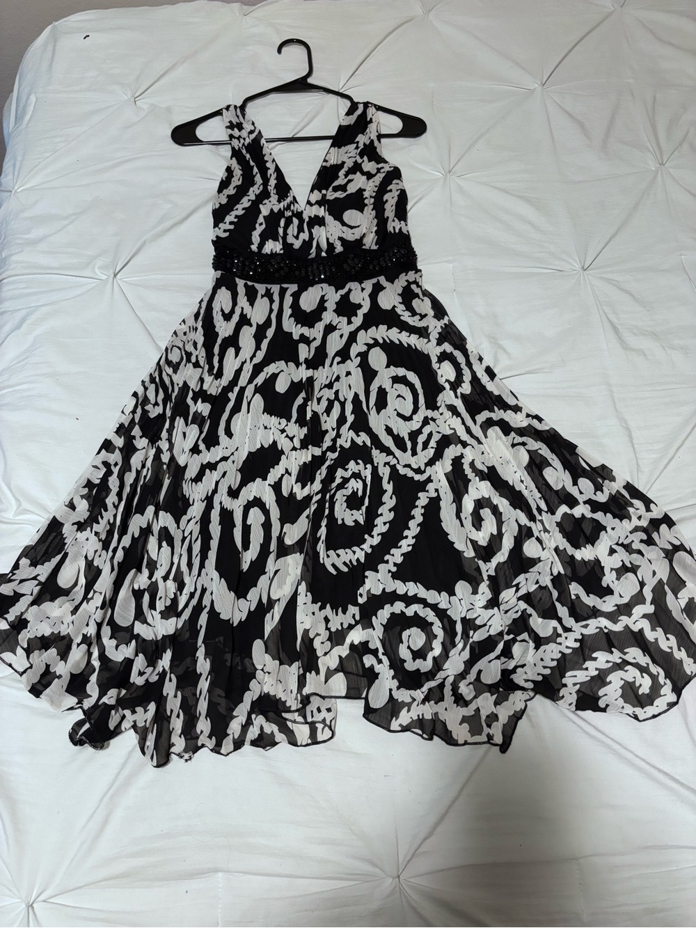 I Me Black & White Swirl V-Neck Women's Dress